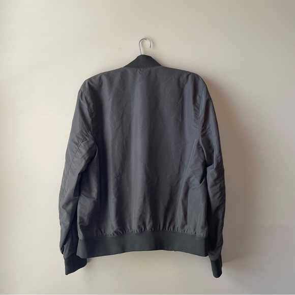 Army green H&M men's lightweight bomber jacket size small - Picture 2 of 4